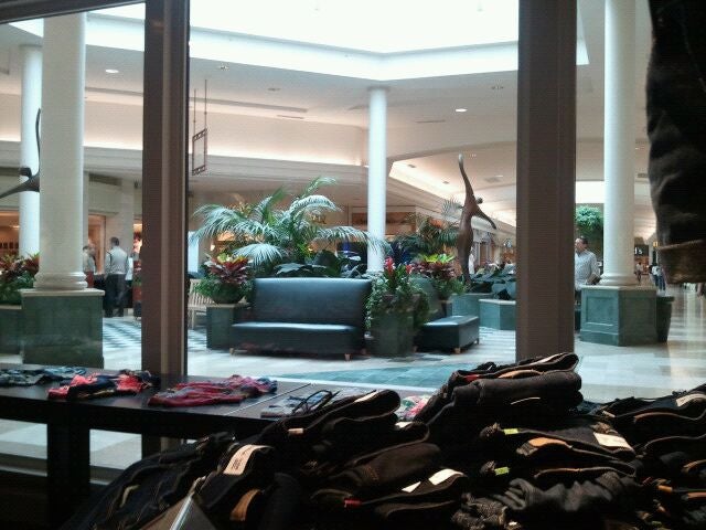 abercrombie and fitch lakeside