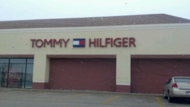 TOMMY HILFIGER OUTLET - 8901 Market Place Dr, Birch Run, Michigan