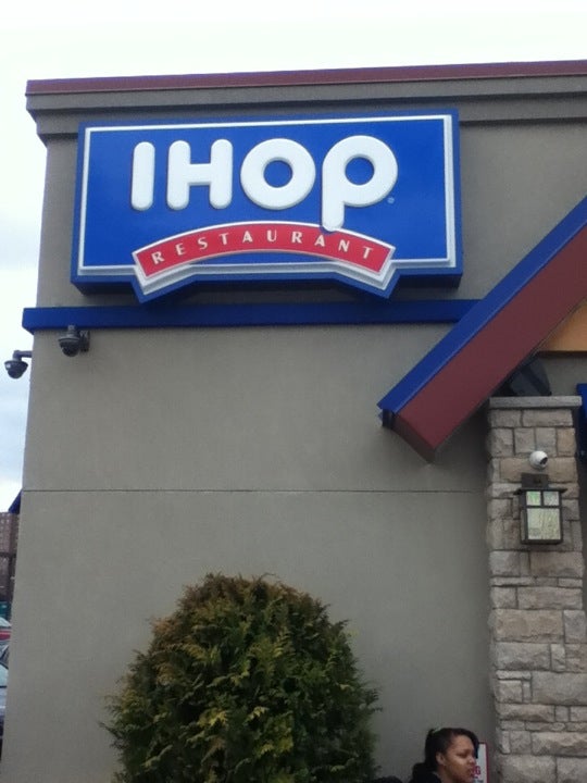 New IHOP opens on White Plains Road – Bronx Times