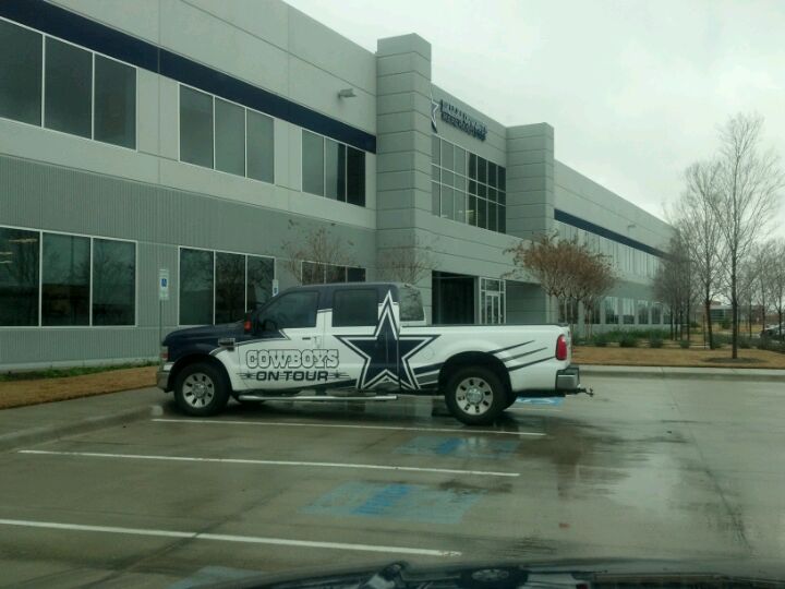 Official Dallas Cowboys Pro Shop, 3200 E Airfield Dr, DFW Airport, TX,  Sporting Goods - MapQuest