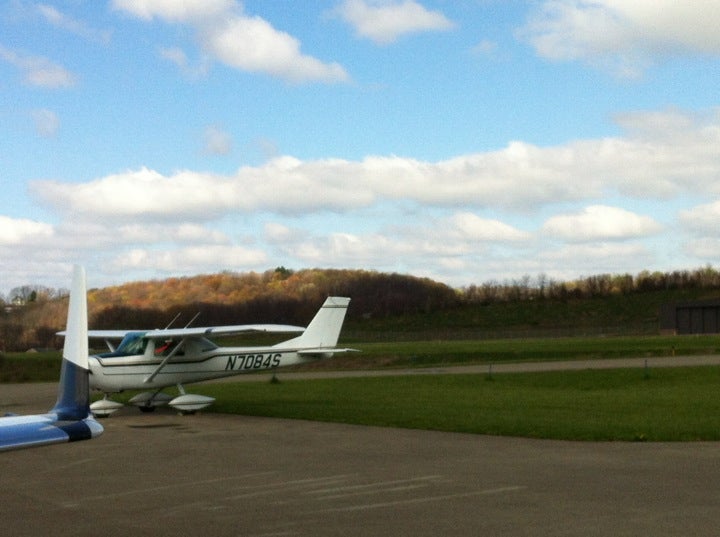 Washington County Airport, 205 Airport Rd, South Franklin Twp