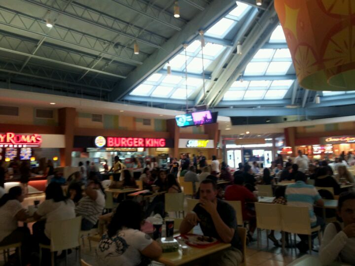 sawgrass mall food court