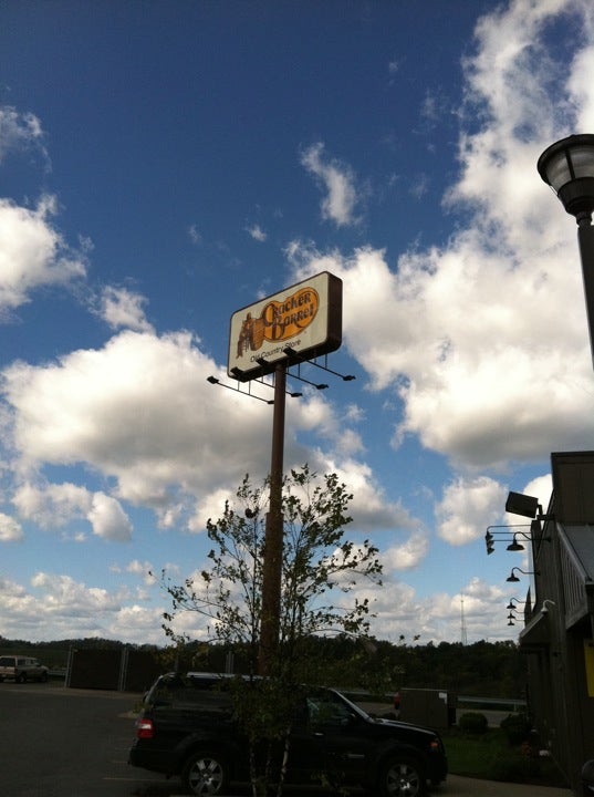 Cracker Barrel Old Country Store, 2000 University Town Center Dr