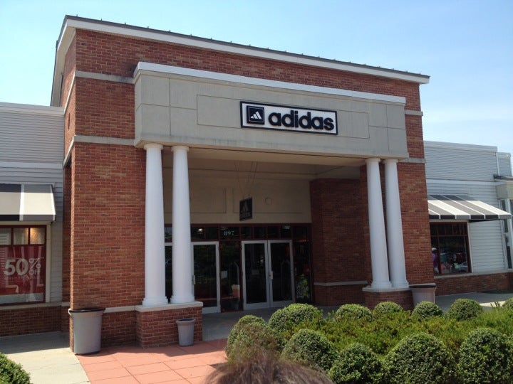 Adidas outlet sales leesburg va