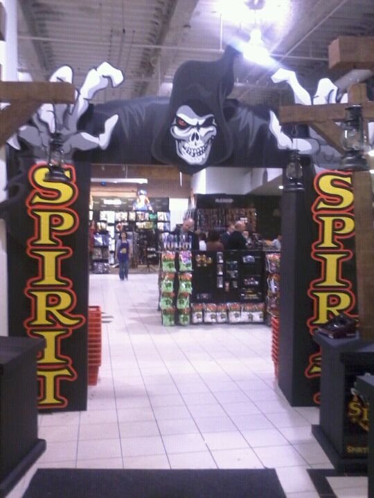 spirit halloween superstore