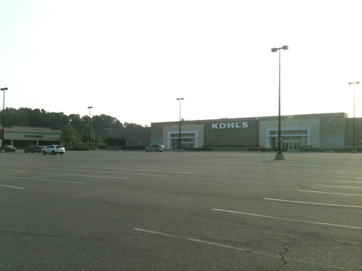 Windsor Square Shopping Center, 1814 Windsor Square Dr, Matthews, NC