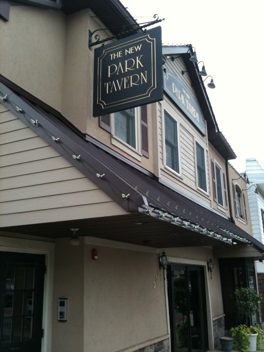 Park Tavern & Restaurant, 250 Park Ave, East Rutherford, NJ, Eating