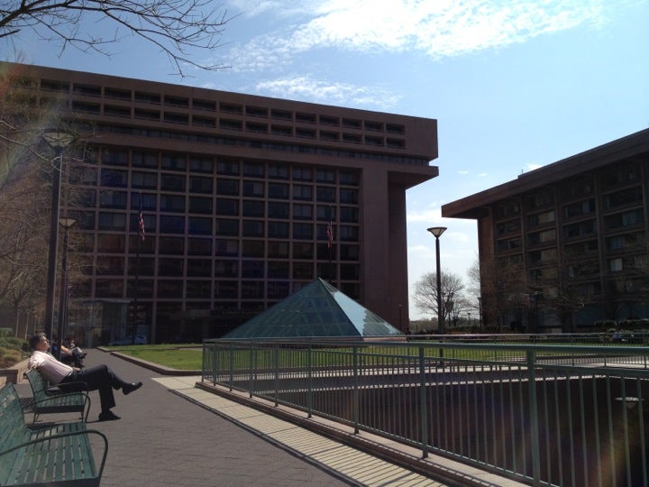 Colpark Loc 43, 1000 Maine Ave SW, Washington, DC, Parking Garages