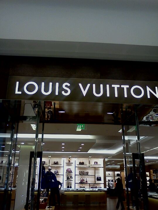 Saks Louis Vuitton Phipps Plaza