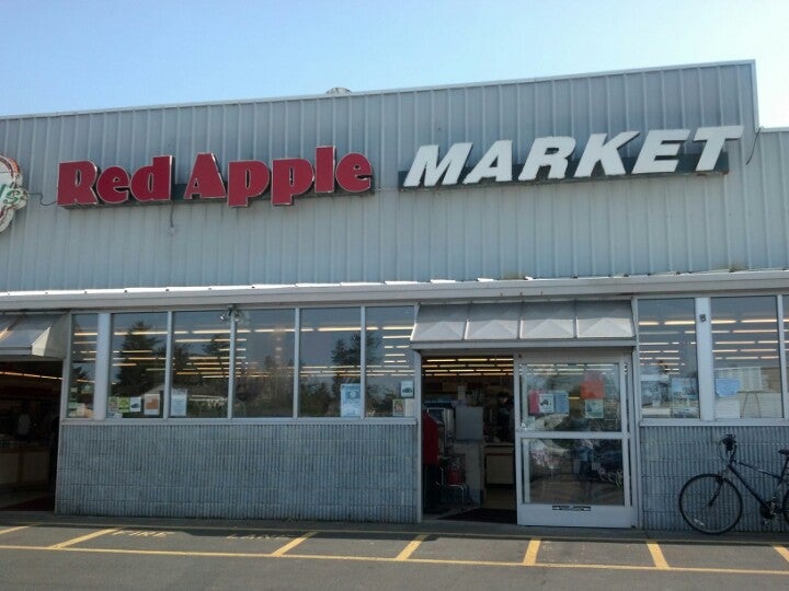 Ted's Red Apple Market CLOSED, 108 S Montesano St, Westport, WA