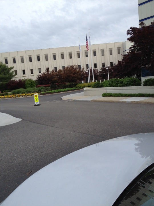 Cablevision Optimum Store Executive Office CLOSED, 1111 Stewart Ave