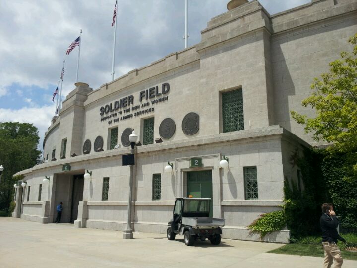 Chicago Bears Pro Shop, 1410 S Museum Campus Dr, Chicago, IL, Sporting  Goods - MapQuest