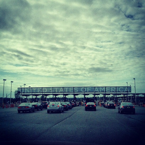 US/Canada Border ChamplainSt Bernard de Lacolle Crossing, Champlain