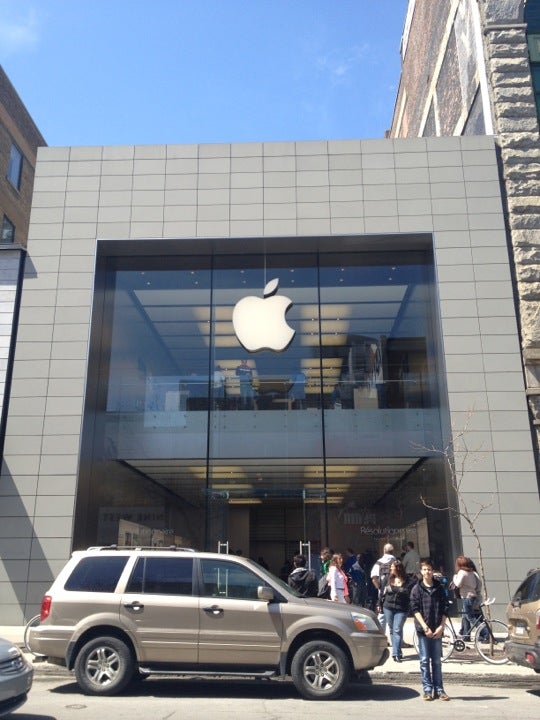 Apple SainteCatherine, 1321 Rue Stecatherine Ouest, Montreal, QC
