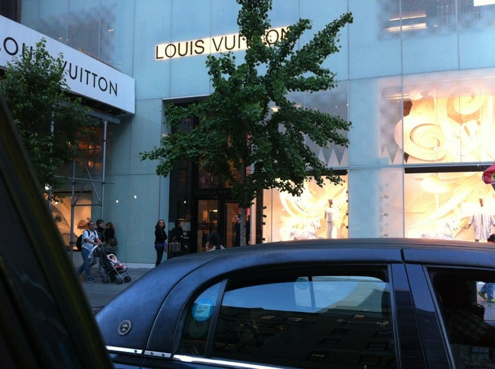 Louis Vuitton New York Saks Fifth Ave, 611 Fifth Avenue, 1st floor, 1st  floor, New York, NY, Leather Goods - MapQuest