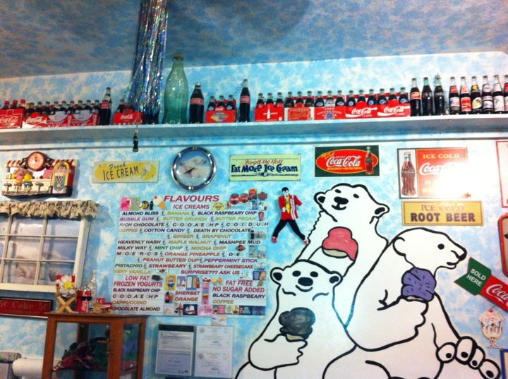 Polar Cave Ice Cream Parlour, 22 Falmouth Rd, Mashpee, MA, Eating