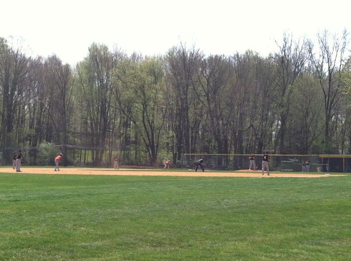 Amity Regional High School, 25 Newton Rd, Woodbridge, Town of