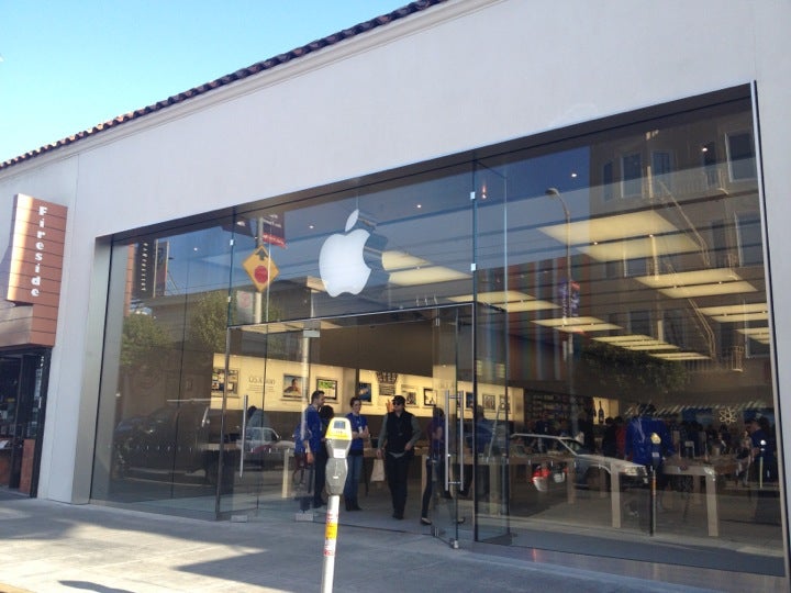 Chestnut Street - Apple Store - Apple