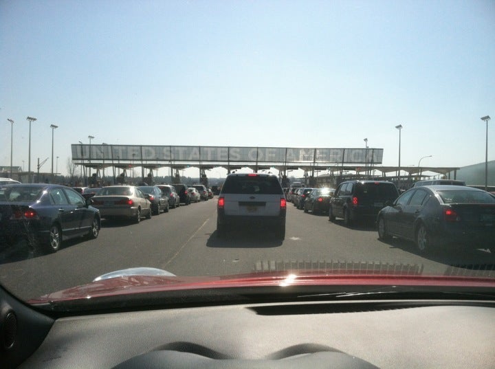 US/Canada Border ChamplainSt Bernard de Lacolle Crossing, Champlain