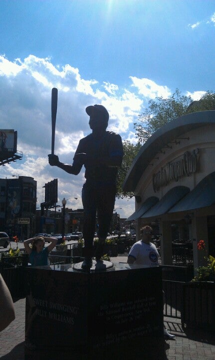 Billy Williams Statue by Lou Cella - Wrigleyville - W Addison St