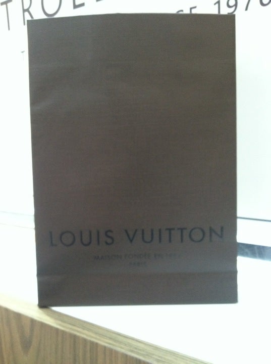 Louis Vuitton Garden City Roosevelt Field Macy's, 630 Old Country Road, Roosevelt  Field Mall, Garden City, NY, Clothing Retail - MapQuest