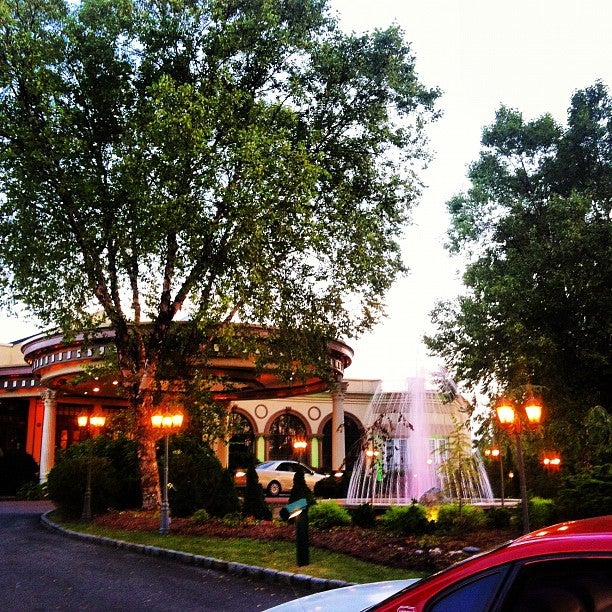 VIP Country Club, 600 Davenport Ave, New Rochelle, NY, Country club