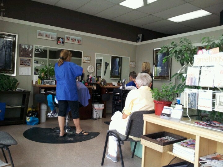 Heads Up Hair Designs & Day Spa, 460 S Palm Canyon Dr, Palm Springs, CA