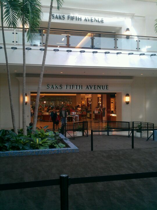 Saks Fifth Avenue mall entrance, Somerset Collection is a m…