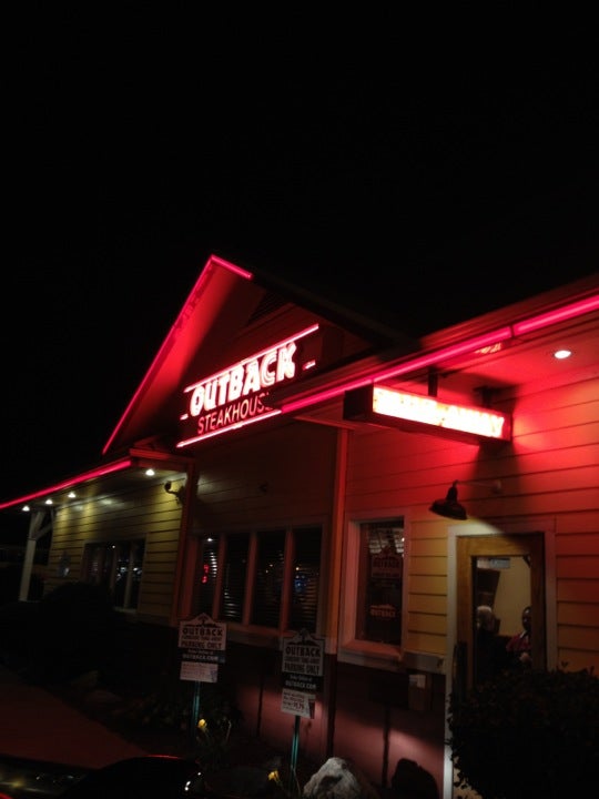 Outback Steakhouse, 3210 Berlin Tpke, Newington, CT, Eating places
