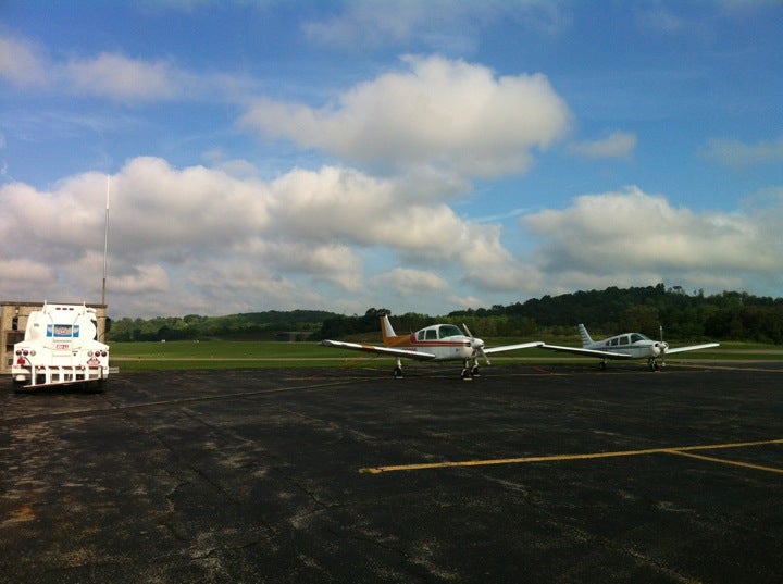 Washington County Airport, 205 Airport Rd, South Franklin Twp