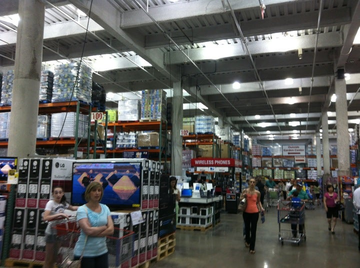 Costco Gas, 1 Westchester Ave, Port Chester, NY, Warehouse club stores