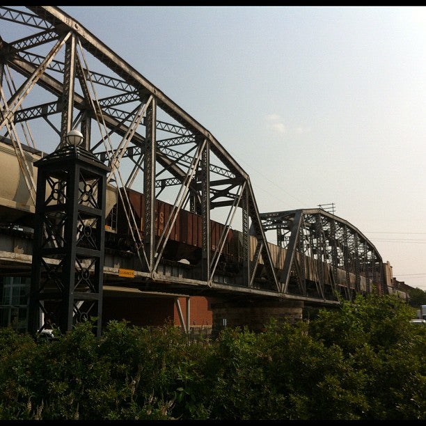 Shreveport Riverfront Plaza, 600 Clyde Fant Pkwy, Shreveport, LA