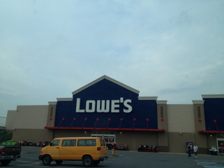Lowe's Home Improvement, 850 E High St, Carlisle, PA, Construction