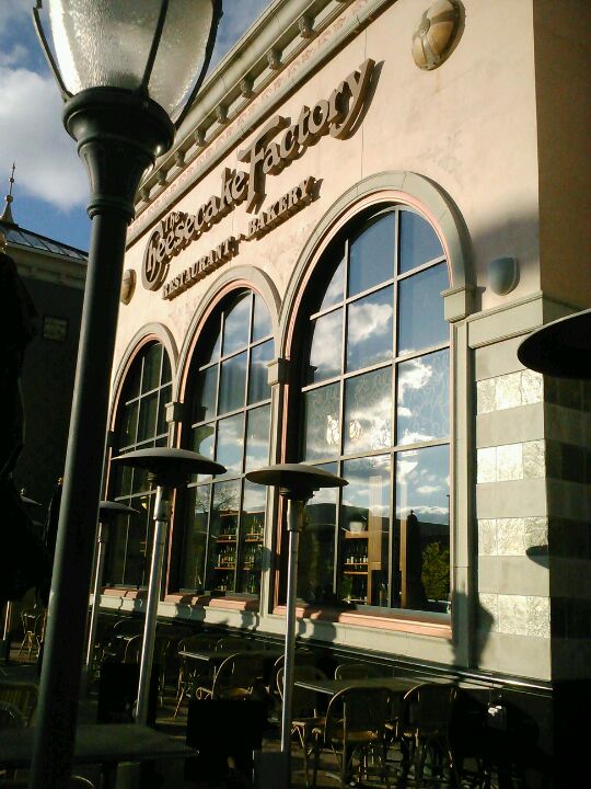 The Cheesecake Factory, 2020 Spring Rd, Oak Brook, IL, Eating places