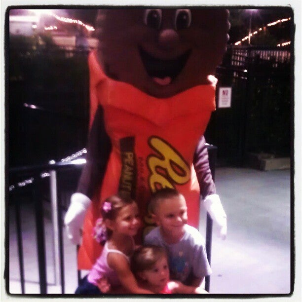 Hersheypark Parking Lot, 100 W Hersheypark Dr, Hershey, PA, Parking