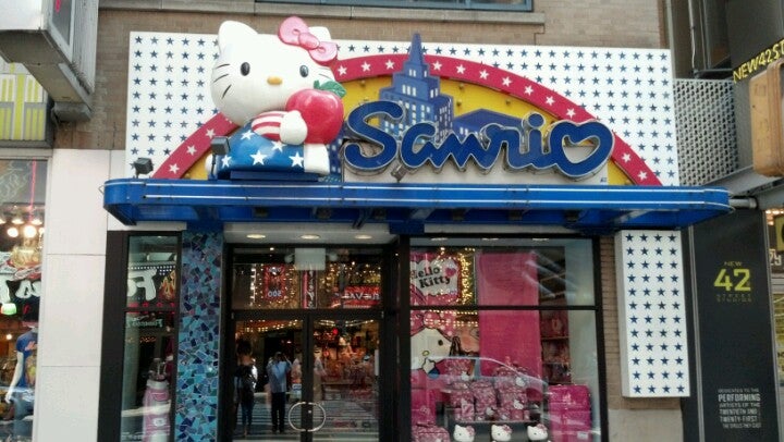 Sanrio Luxe New York – Visual Merchandising and Store Design