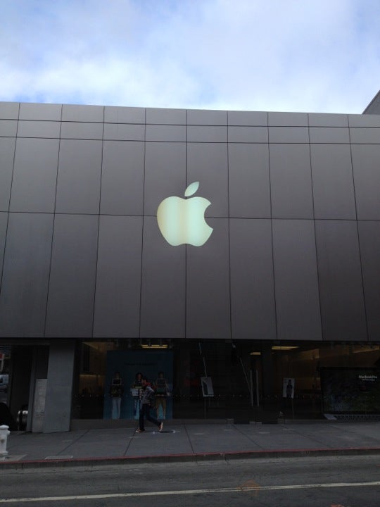 Chestnut Street - Apple Store - Apple