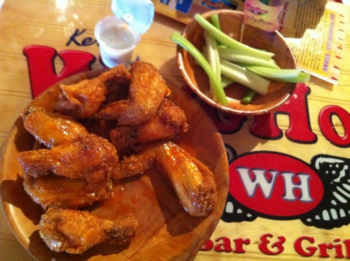 WingHouse Bar & Grill, 2640 Gulf to Bay Blvd, Clearwater, FL, Eating
