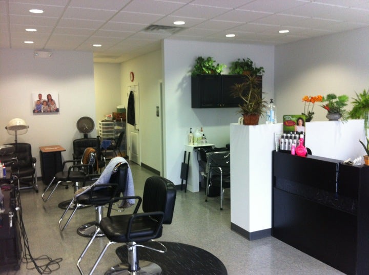 Yoly's Salon Photos