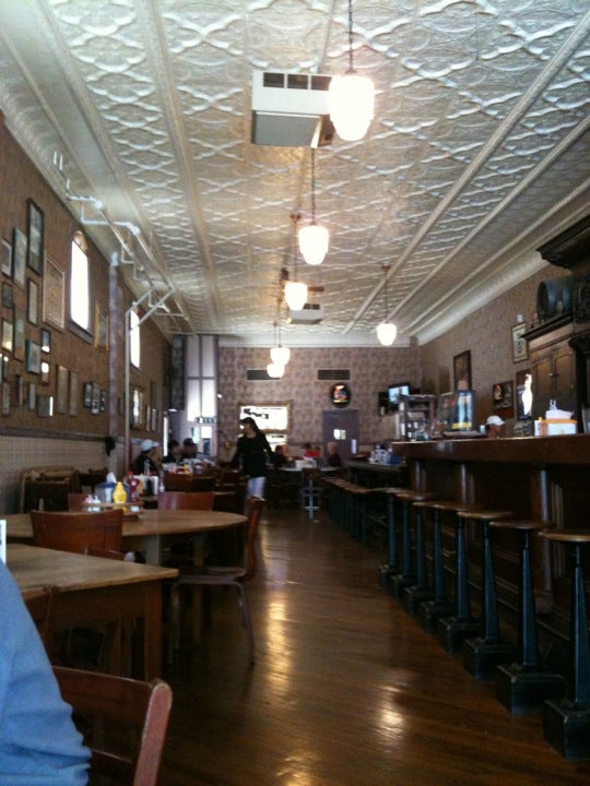 Kissner's Restaurant, 524 Clinton St, Defiance, OH, Eating places