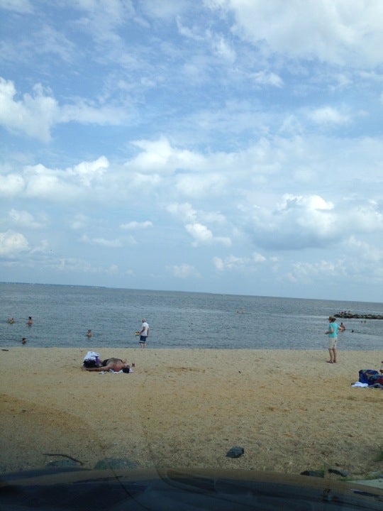 High Tides on The Potomac, 205 Taylor St, Colonial Beach, VA, Eating