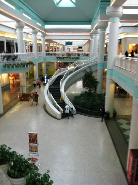 MACYS - Poughkeepsie Galleria