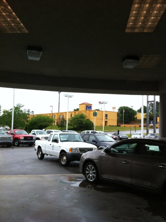 La Quinta Inn & Suites by Wyndham Macon, 3944 River Place Dr, Macon, GA