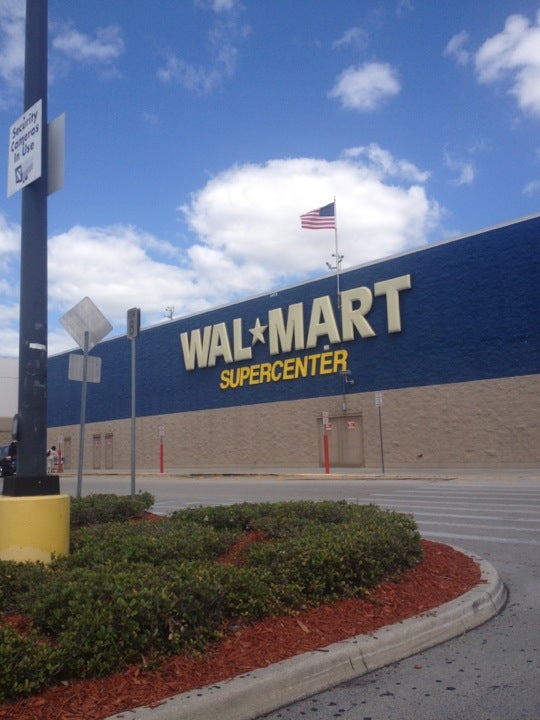 Shopping at Walmart Supercenter on Osceola Pkwy in Kissimmee, Florida -  Store 2881 