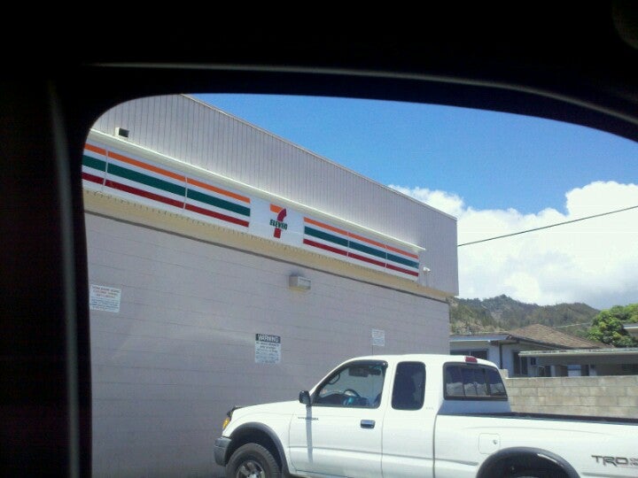 Seven Eleven (Hawaii), 2404 N School St, Honolulu, HI, Convenience
