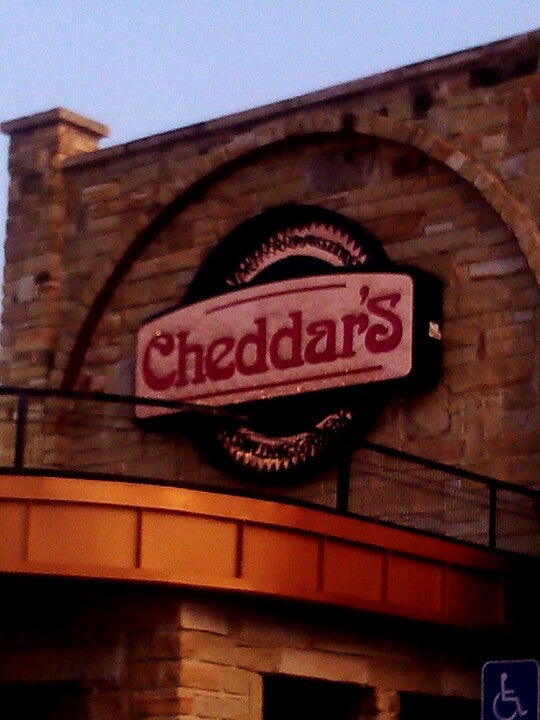 Cheddar's Scratch Kitchen, 701 Campbell Ln, Bowling Green, KY, Eating